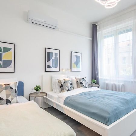 Newly Designed Central Studio Budapest Exteriör bild