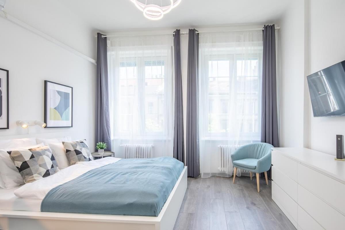 Newly Designed Central Studio Budapest Exteriör bild