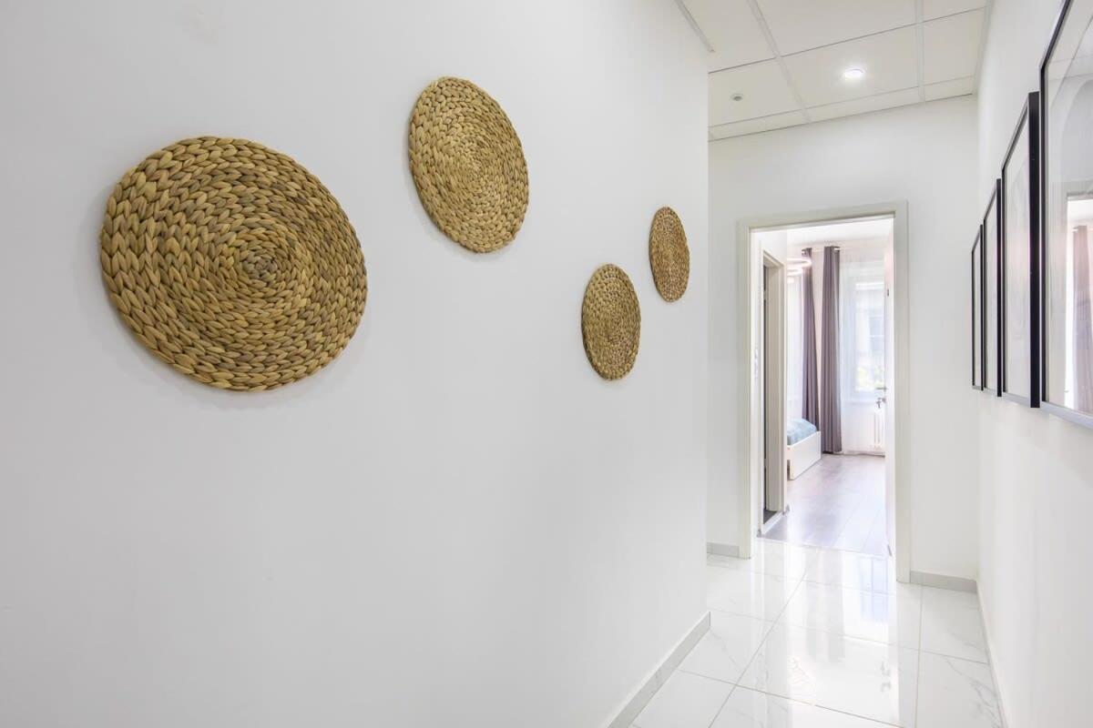 Newly Designed Central Studio Budapest Exteriör bild