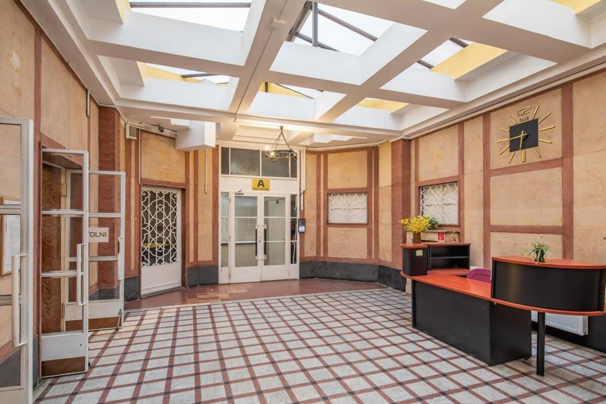 Newly Designed Central Studio Budapest Exteriör bild